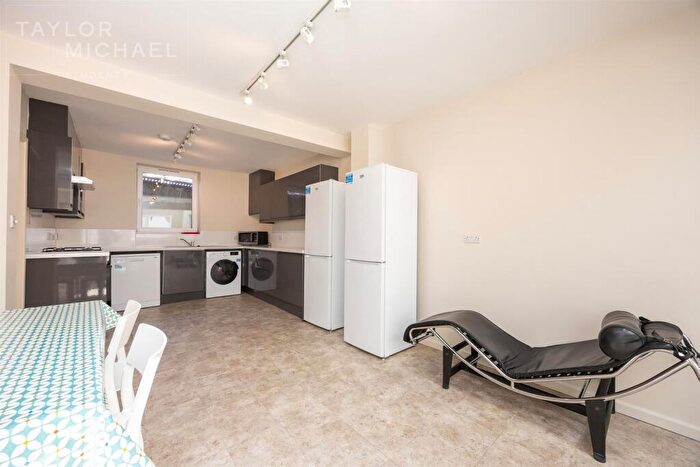 6 Bedroom Terraced House To Rent In Edinburgh Road, Brighton, BN2