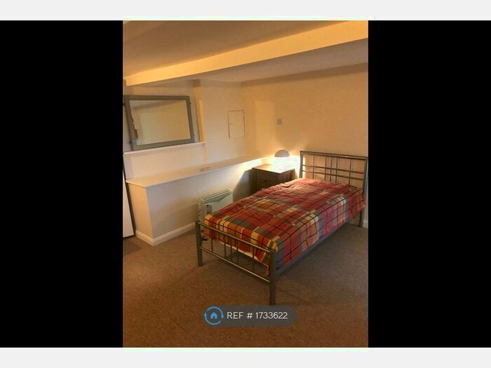 Studio To Rent In Devizes Road, Salisbury, SP2