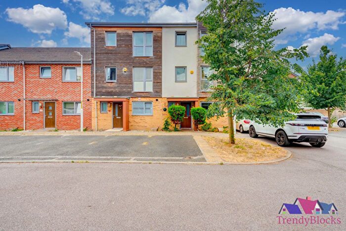 5 Bedroom Terraced House To Rent In Lady Jane Place, Dartford, DA1