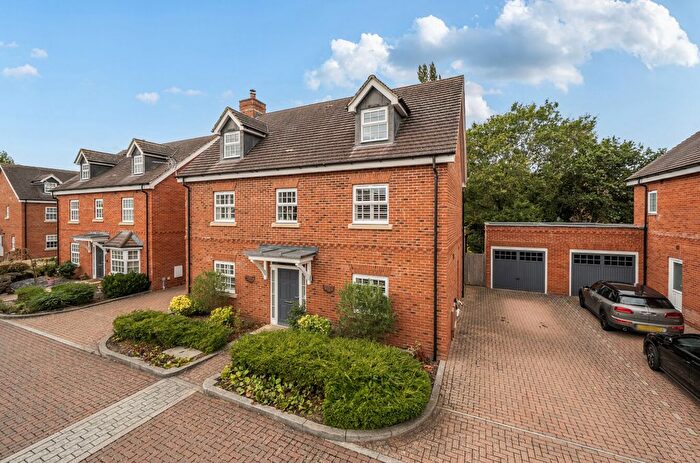 4 Bedroom Detached House For Sale In Hall Garden, Binfield, Bracknell, Berkshire, RG42