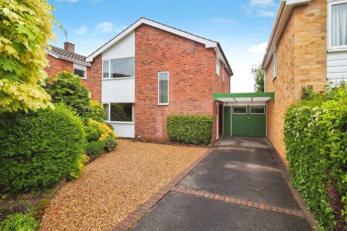 4 Bedroom Link Detached House For Sale In Maidstone Drive, Wollaton, Nottingham, NG8