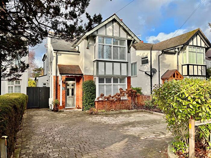 3 Bedroom Detached House For Sale In Park Road, Camberley, GU15
