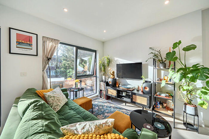 1 Bedroom Apartment For Sale In Rushden Close, London, SE19