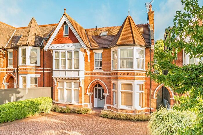 2 Bedroom Flat To Rent In Gordon Road, Ealing, W5
