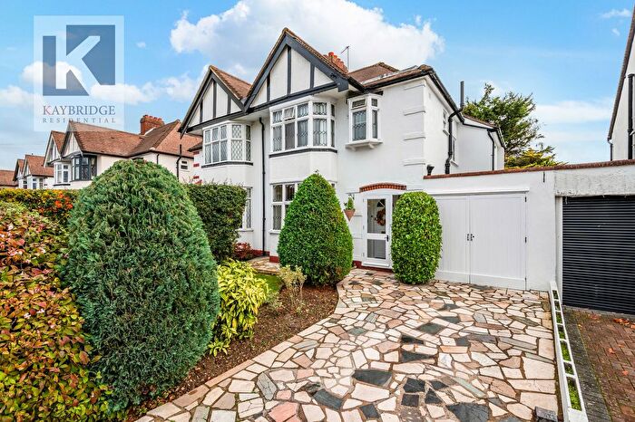 3 Bedroom Semi-detached House For Sale In Bradstock Road, Epsom, KT17