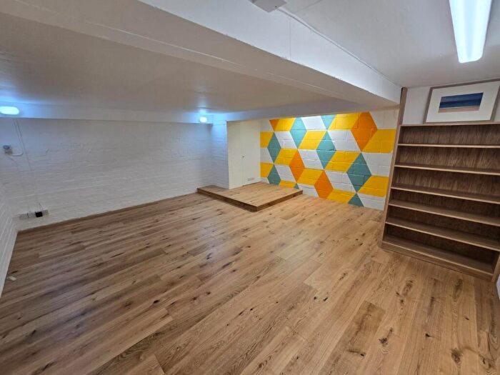 1 Bedroom Apartment To Rent In Mayall Road, Herne Hill, London, SE24