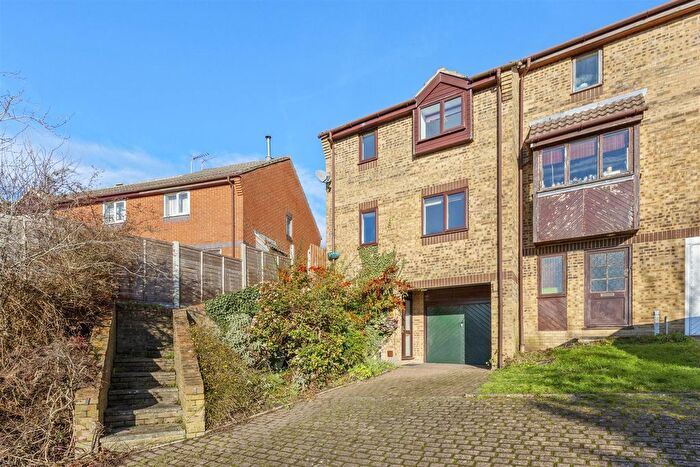 3 Bedroom End Terrace House To Rent In Downley, High Wycombe, HP13