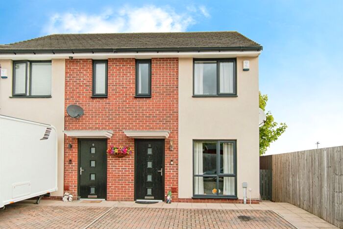 2 Bedroom Semi-Detached House For Sale In Holly Tree Mews, Normanton, WF6