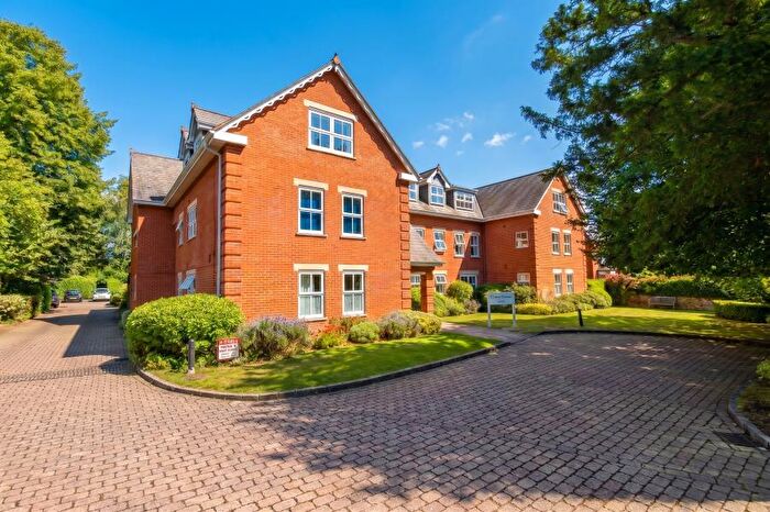 2 Bedroom Apartment To Rent In Horsell, GU21