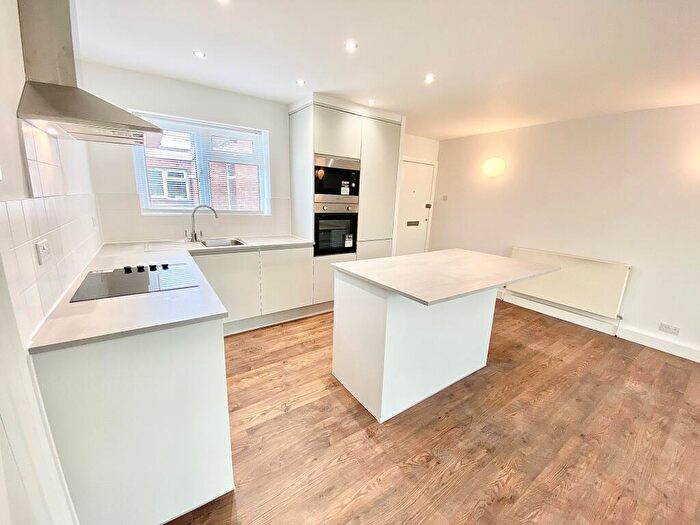 2 Bedroom Flat To Rent In Royston Court, Redbridge, IG1