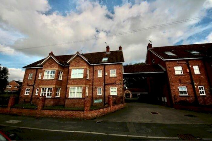 1 Bedroom Flat To Rent In Lakeside Court, York, YO24
