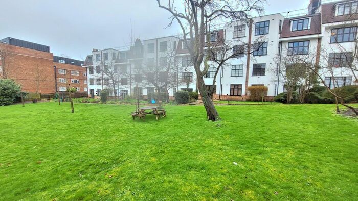 1 Bedroom Flat To Rent In Colney Hatch Lane, London, N10
