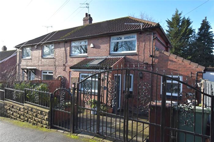 3 Bedroom Semi-Detached House For Sale In Woodside View, Leeds, LS4