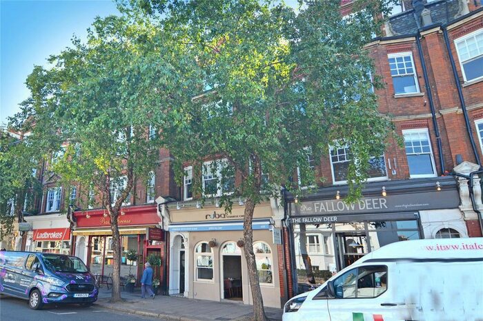 2 Bedroom Flat To Rent In High Street, Teddington, TW11
