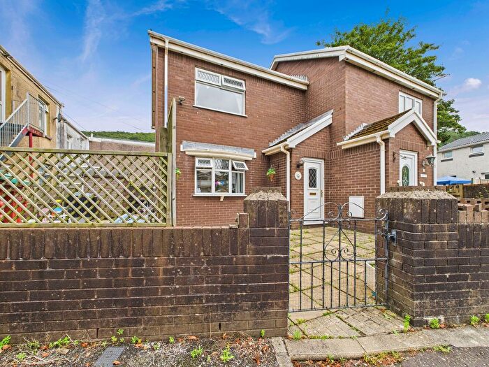 2 Bedroom Semi-Detached House For Sale In Ferry Close, Neath, SA11