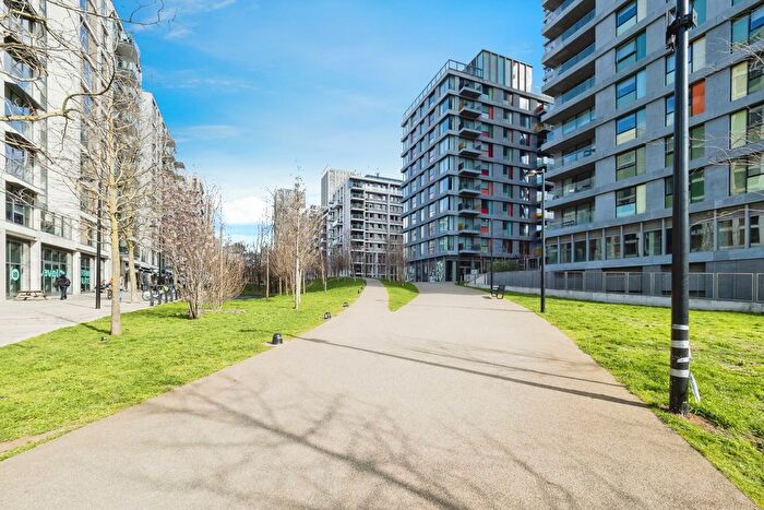 2 Bedroom Flat To Rent In Scarlet Close, London, E20