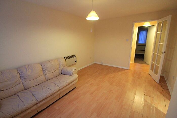 1 Bedroom Flat To Rent In Oakhill Road, Purfleet, RM19