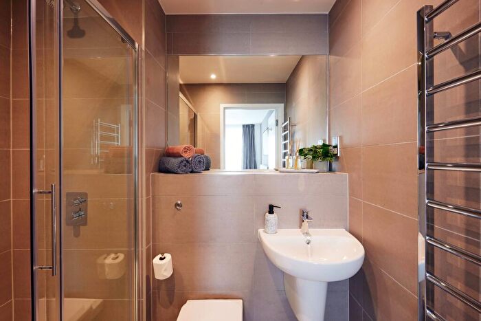 1 Bedroom Apartment To Rent In Avebury Boulevard, Milton Keynes, Buckinghamshire, MK9