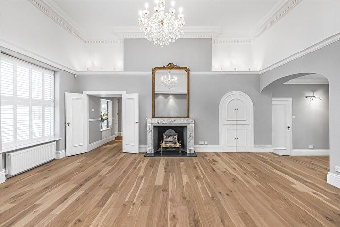 3 Bedroom Flat To Rent In The Wing, West Side Common, Wimbledon Village, London, SW19