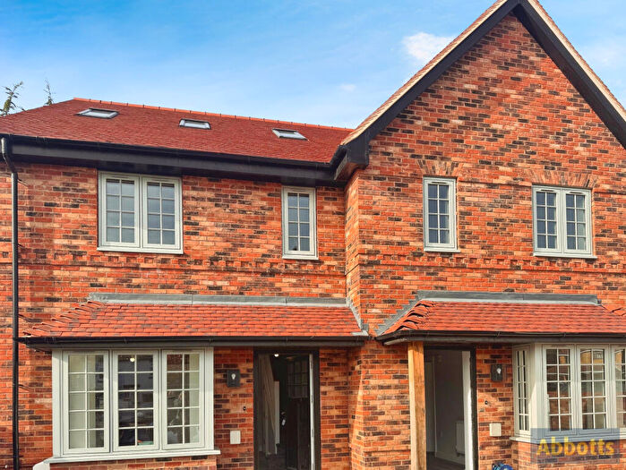 3 Bedroom House To Rent In High Road, Benfleet, SS7