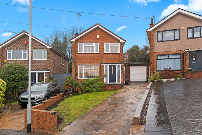 3 Bedroom Detached House For Sale In Southcliffe Road, Carlton, Nottingham, NG4