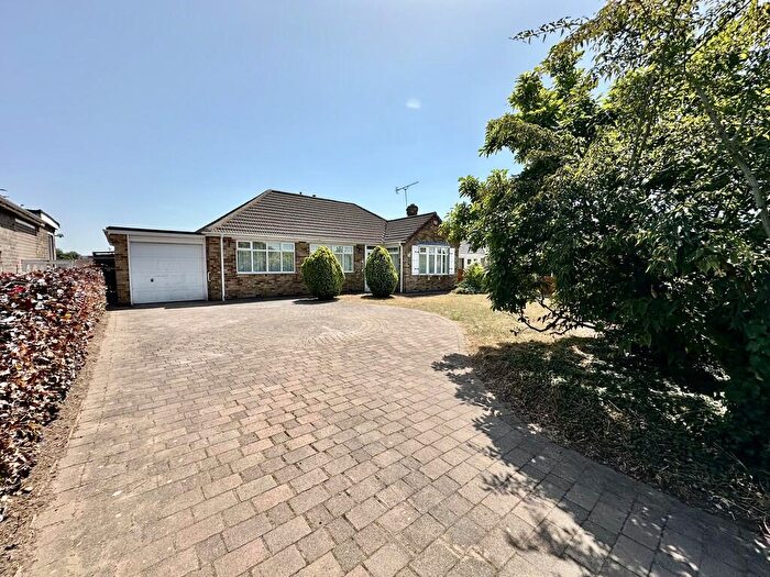 4 Bedroom Detached Bungalow For Sale In Top Road, Barnby Dun, Doncaster, DN3