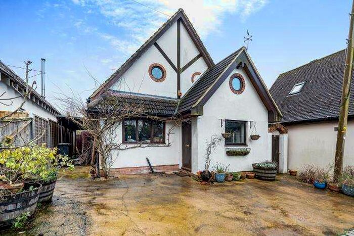 3 Bedroom Detached House For Sale In Nuffield, Henley-on-thames, RG9