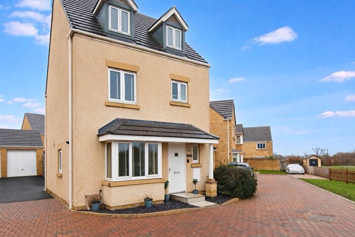 4 Bedroom Detached House For Sale In Mott Close, Witney, OX29