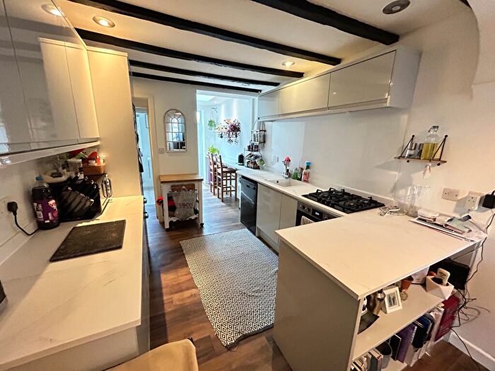 2 Bedroom Apartment To Rent In Bournemouth, Dorset, BH6