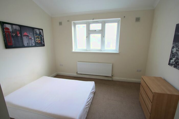 1 Bedroom Flat To Rent In Streatham High Road, Streatham, SW16
