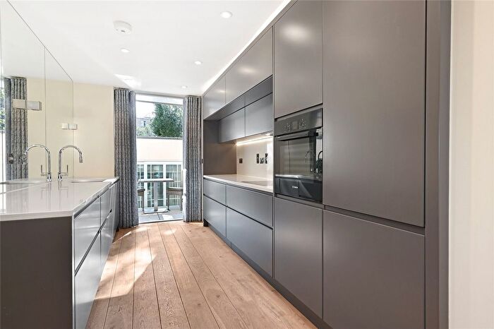 3 Bedroom Flat To Rent In Ebury Street, Belgravia, London, SW1W