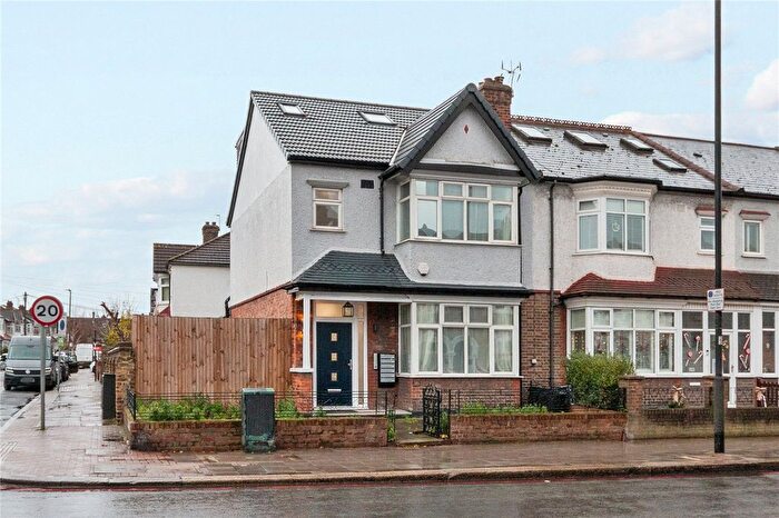 Studio To Rent In Tooting Bec Road, London, SW17