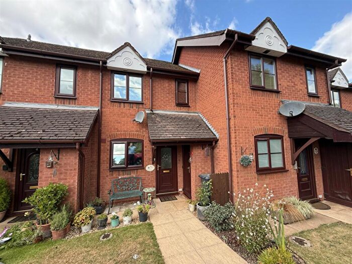 2 Bedroom Terraced House For Sale In Derwent Close, Burton-On-Trent, DE14
