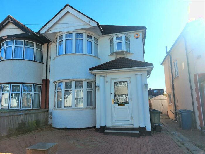 3 Bedroom Semi-Detached House To Rent In Clifton Avenue, Stanmore, Greater London, HA7