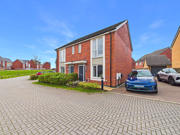 3 Bedroom Semi-Detached House For Sale In Tupton Road, Clay Cross, S45