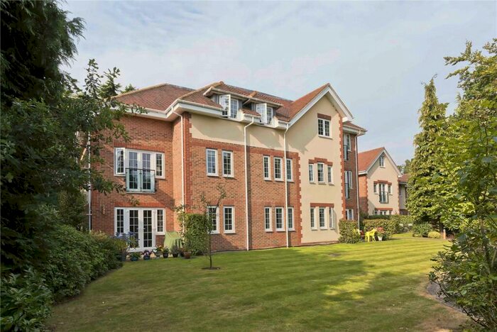 2 Bedroom Flat To Rent In Woodham Place, Sheerwater Road, West Byfleet, Surrey, KT15