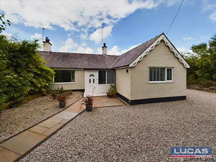 3 Bedroom Semi-Detached Bungalow For Sale In Gilfach Fach, Llanddaniel, Llanddaniel, LL60