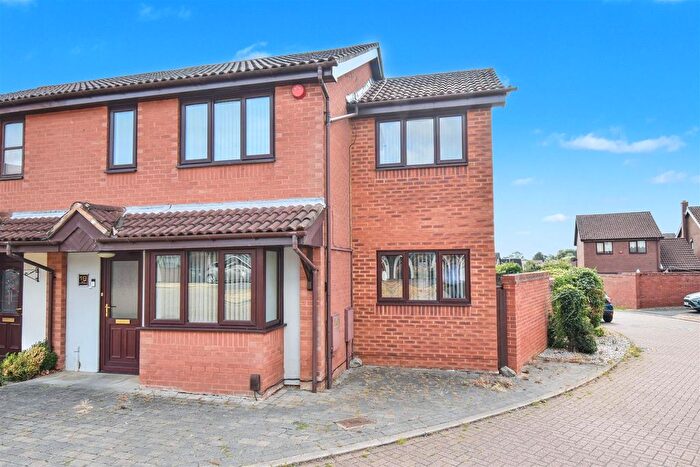 4 Bedroom Semi-detached House For Sale In Charnwood Road, Corby, NN17