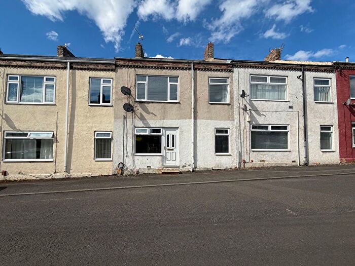 2 Bedroom Flat To Rent In West Street, Whickham, Newcastle Upon Tyne, NE16