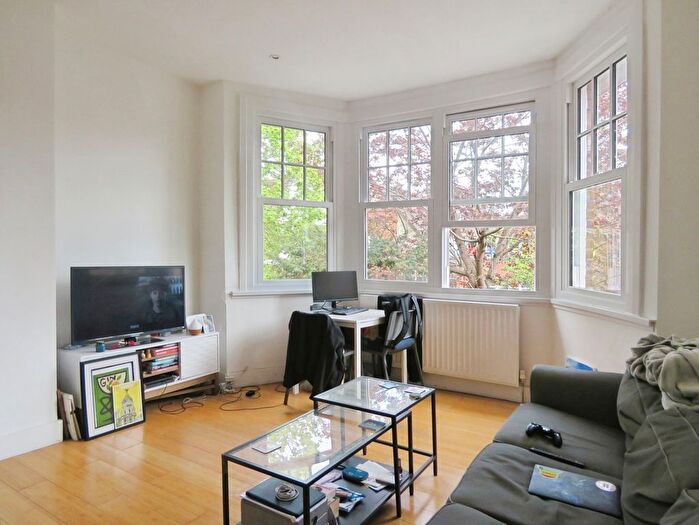 1 Bedroom Flat To Rent In Riggindale Road, London, SW16