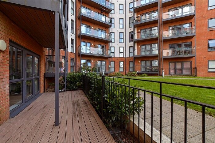 1 Bedroom Flat For Sale In West Green Drive, West Green, Crawley, West Sussex, RH11