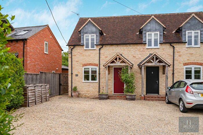 3 Bedroom Semi-Detached House For Sale In Tiddington, Thame, Oxfordshire, OX9
