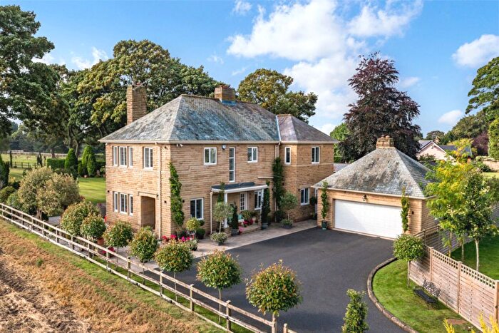 5 Bedroom Detached House For Sale In Pontefract Road, Ackworth, WF7