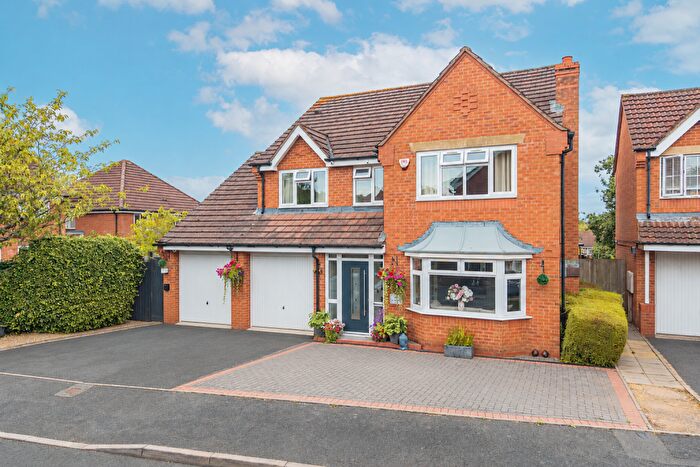 4 Bedroom Detached House For Sale In Wilmot Close, Balsall Common, CV7