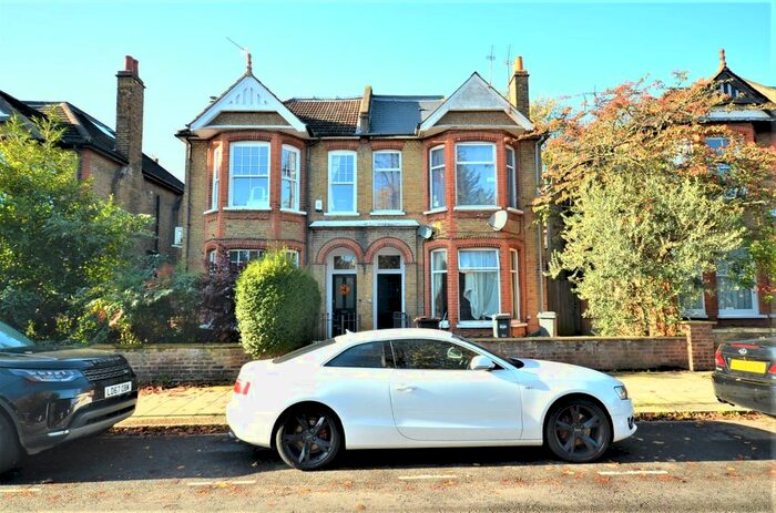 3 Bedroom Flat To Rent In Thornbury Road, Osterley, Isleworth, TW7