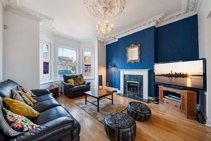 2 Bedroom Flat To Rent In Lansdowne Road, Croydon, CR0