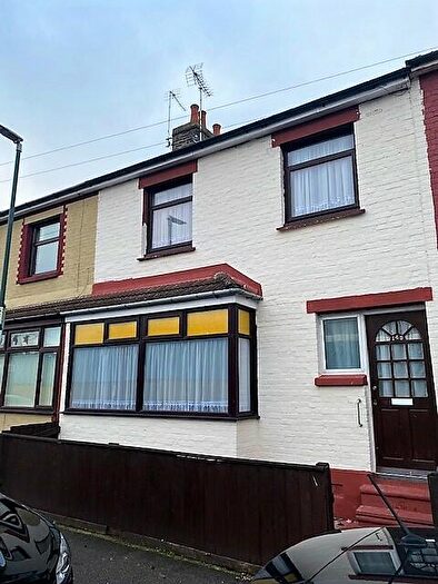 3 Bedroom House To Rent In Gordon Road, Gillingham, ME7