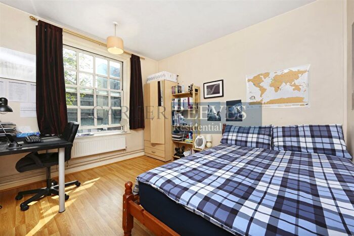 3 Bedroom Flat To Rent In Cromer Street, London, WC1H