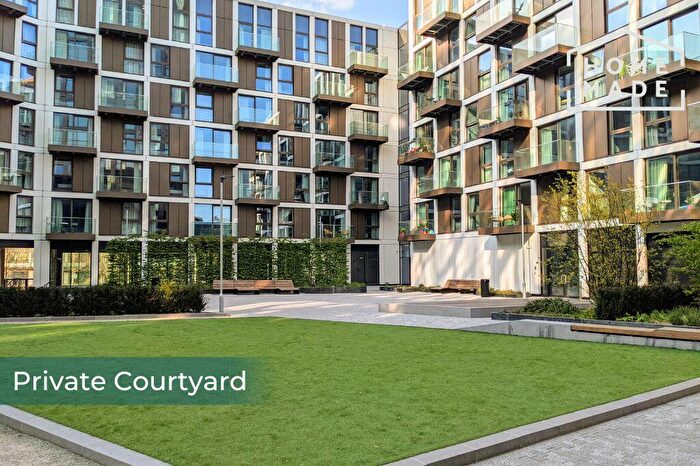 2 Bedroom Flat To Rent In Angel Gardens, M4