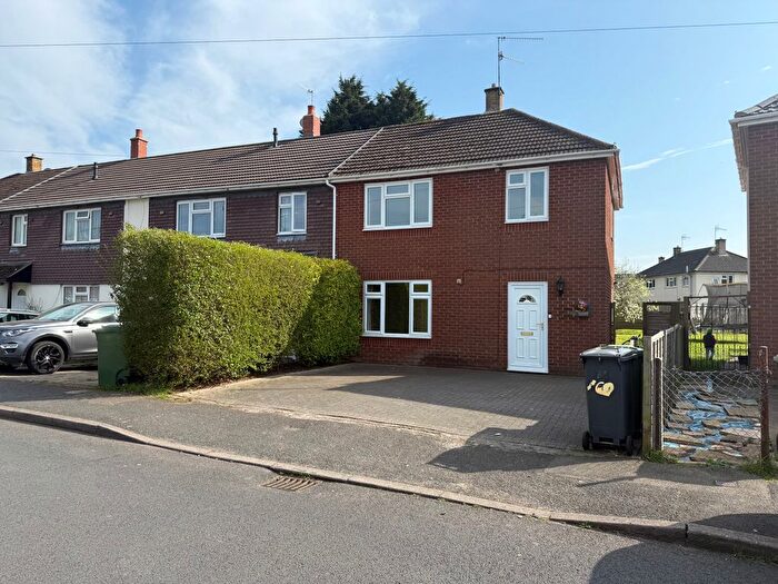 3 Bedroom Semi-Detached House To Rent In Canterbury Road, Worcester, WR5